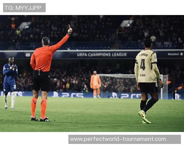 国王杯激战AC米兰3-0巴萨红牌争议引发全场热议